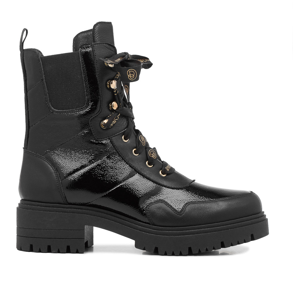 Boots black