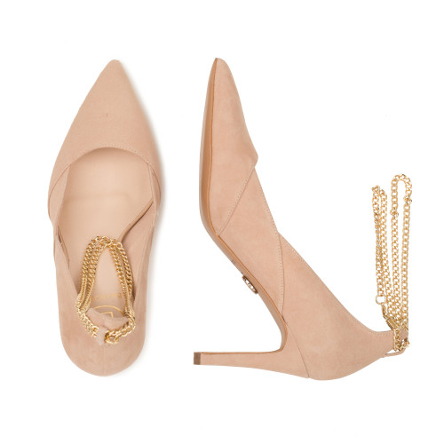 Beige heels with jewelry