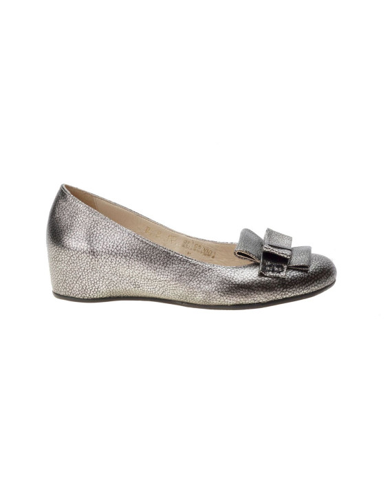 Silver colored flat shoes