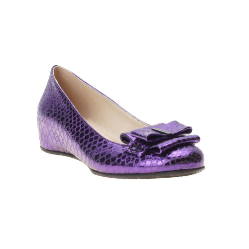 violet colored flat shoes