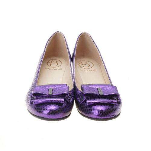 violet colored flat shoes
